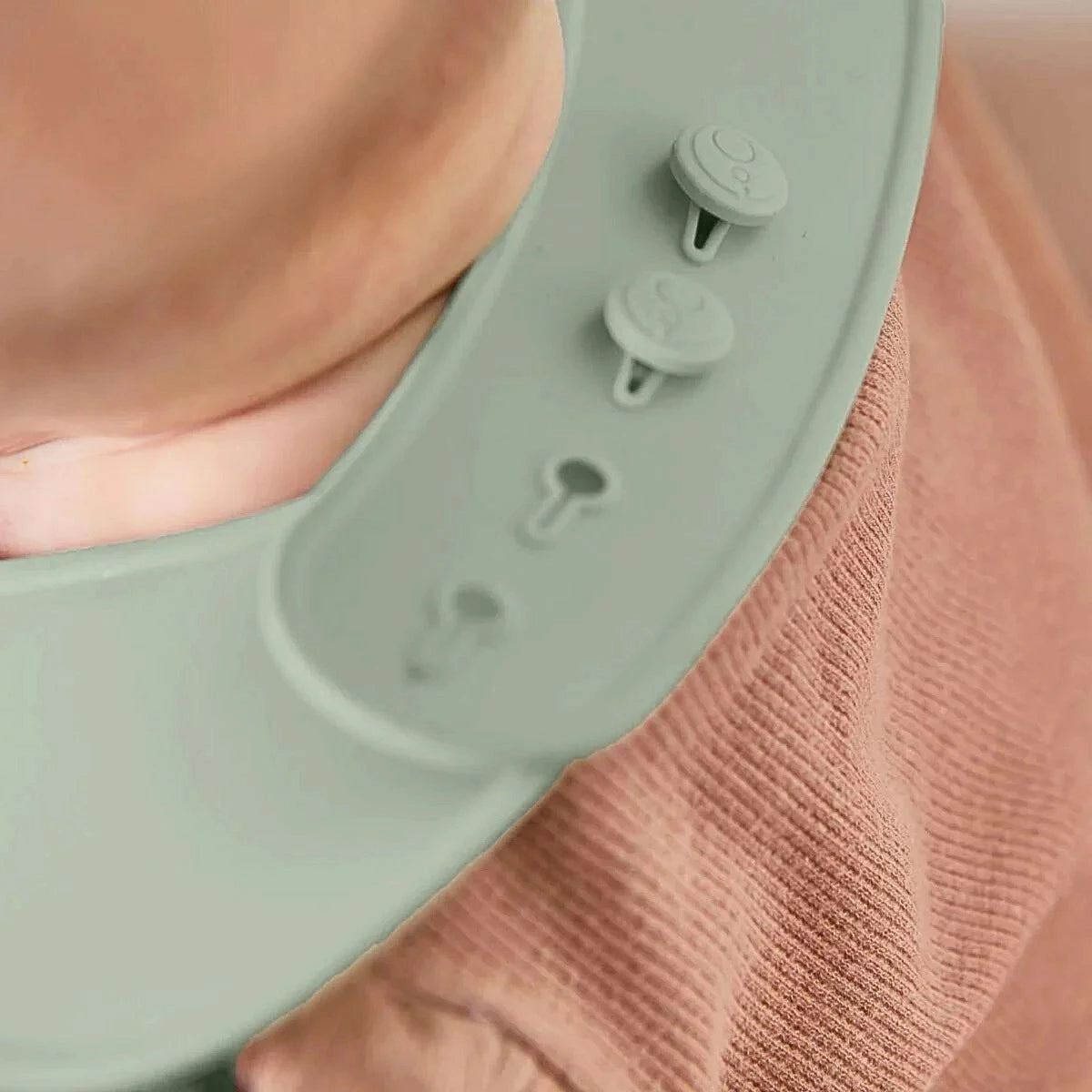 ディズニーシリコンビブ Disney Silicone Bib