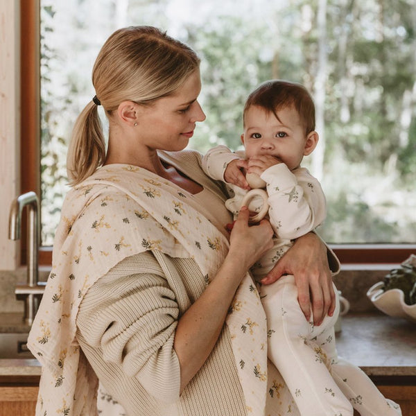 おくるみ（スワドル）って何？種類や使い方について