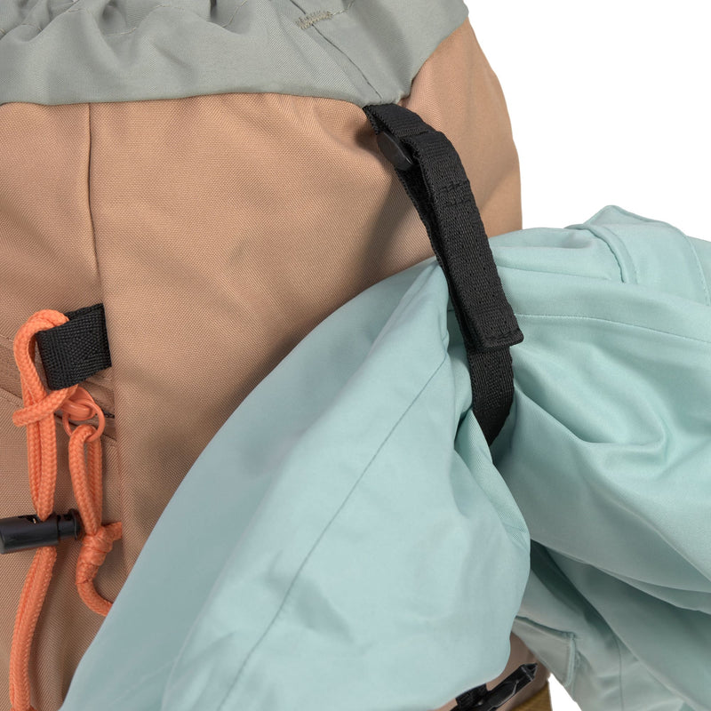 リュック ミニアウトドアバックパック 撥水性 対象年齢 3歳～ 容量 9L シンプル デザイン レッシグ LÄSSIG レインカバー付き