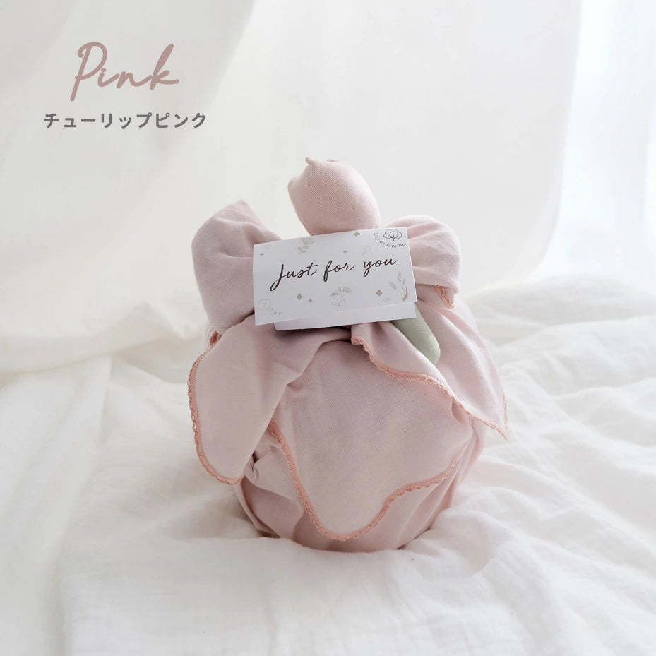 おくるみのおむつケーキ（おくるみ+ラトル+紙おむつ10枚）